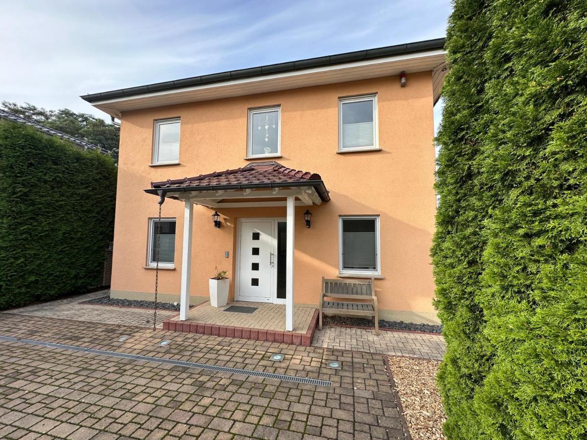 Stadtvilla In Leipzig 7 Personen 3 Schlafzimmer 2 Baeder Garten Und Terrasse Zentral Gelegen Messe Innenstadt Seen Εξωτερικό φωτογραφία